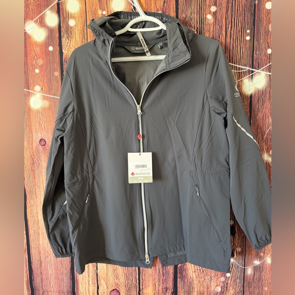 Sunice Amelia Wind Jacket in Charcoal with Company Logo New With Tags